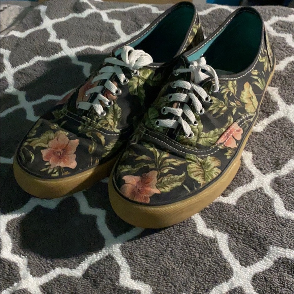 Men’s floral shoes